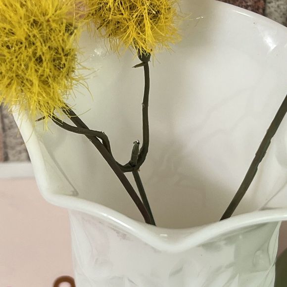 Vintage Milk Glass Bud Vase White Ruffled Fire King Interior Decor Home Accent - Picture 13 of 16